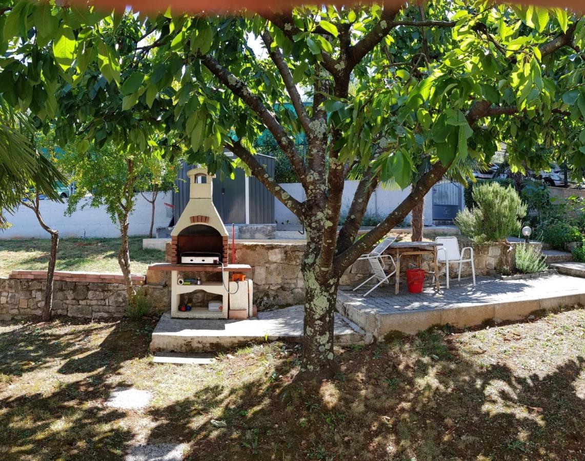 Apartments Lori Poreč Buitenkant foto